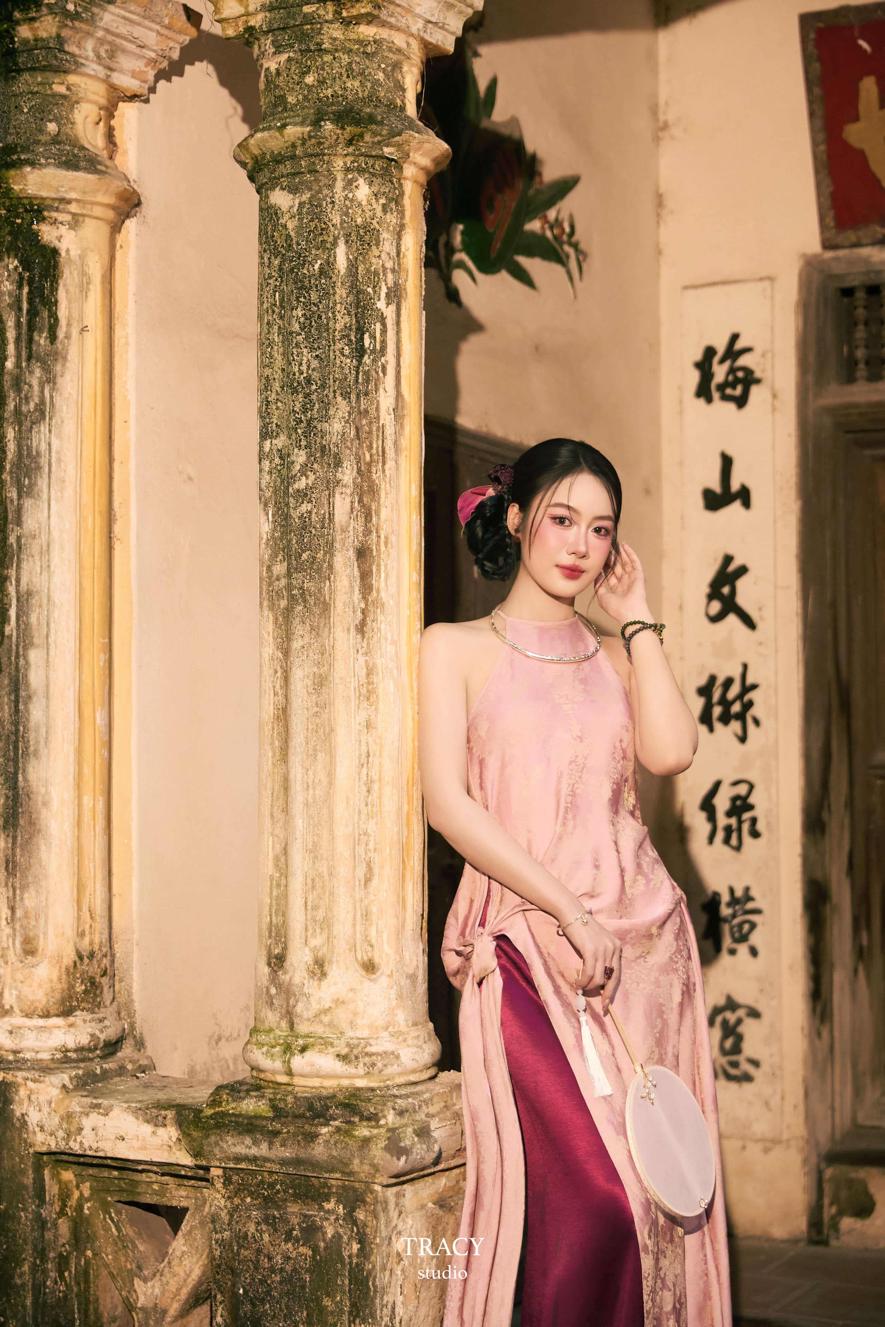 frontend/img/gallery/anh-tet-yem-ao-dai/tracy-studio-chup-concept-trung-thu-ngoc-huyen (1).jpg